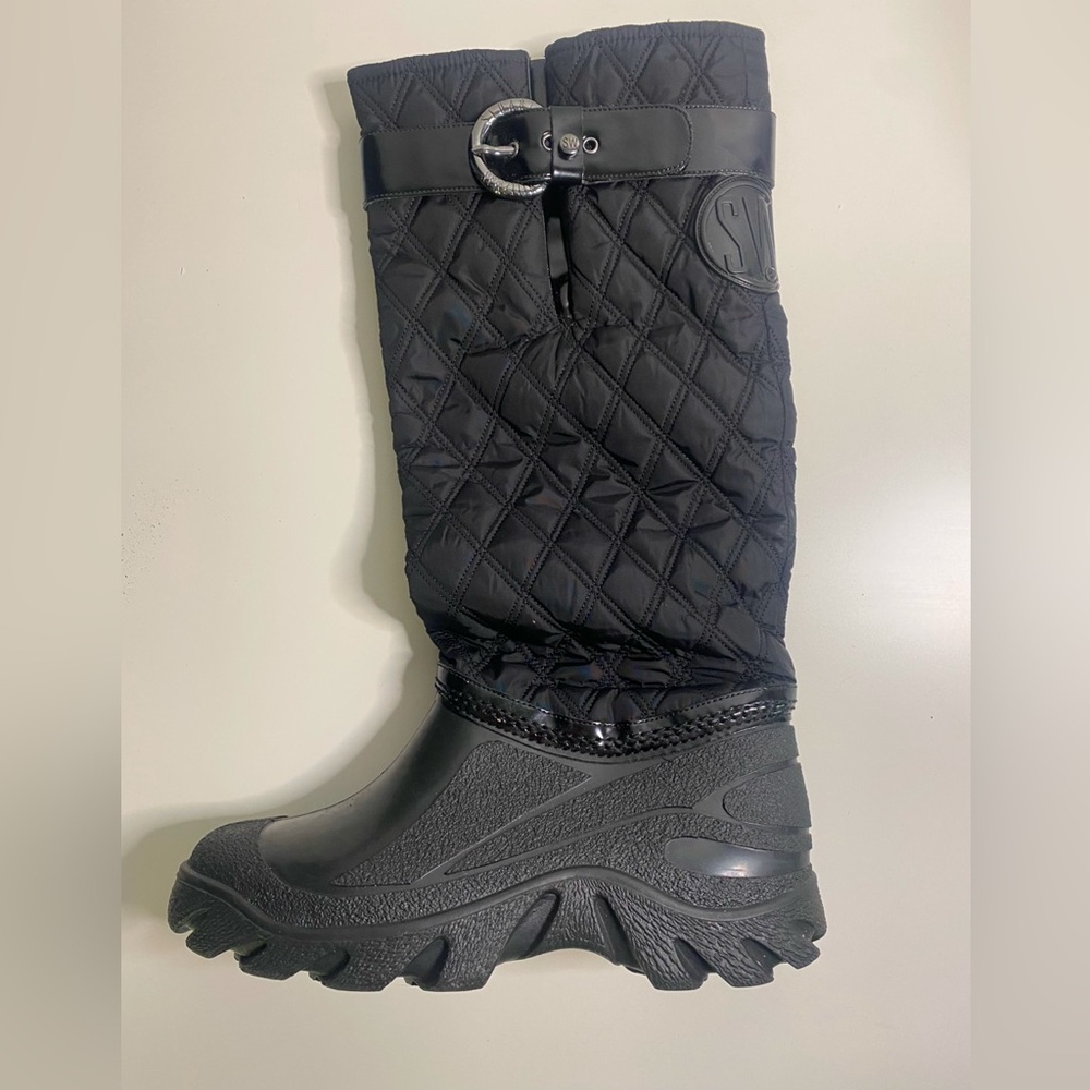 Stuart Weitzman Women's Black Quilted Boots